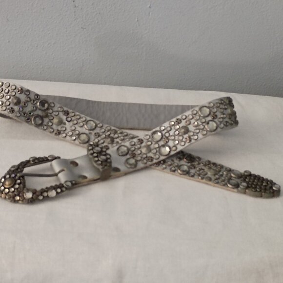 ❤️ICONIC MICHAEL MORRISON LOS ANGELES SWAROVSKI Studded Silver Leather Belt 28 - Picture 1 of 10